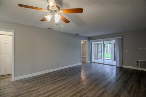 Touwnhouse à vendre à Palm Coast, Floride: 2 chambres, 94.85 m2 № 1884279 - photo 8