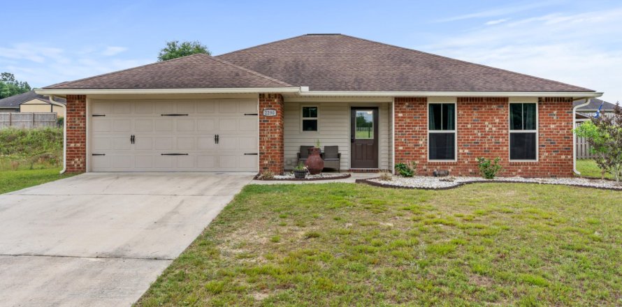 House in Crestview, Florida 4 bedrooms, 154.22 sq.m. № 561487