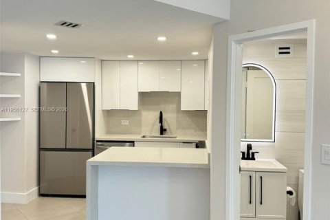 Купить кондоминиум в Майами, Флорида 2 спальни, 91.97м2, № 2011978 - фото 5