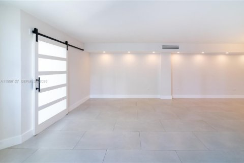 Купить кондоминиум в Майами, Флорида 2 спальни, 91.97м2, № 2011978 - фото 7