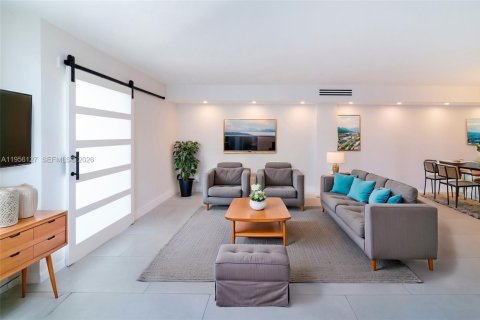 Купить кондоминиум в Майами, Флорида 2 спальни, 91.97м2, № 2011978 - фото 6