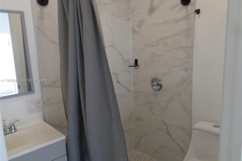 Villa ou maison à louer à Homestead, Floride: 1 chambre, 179.12 m2 № 2174454 - photo 12