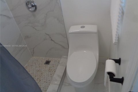 Villa ou maison à louer à Homestead, Floride: 1 chambre, 179.12 m2 № 2174454 - photo 13