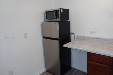Villa ou maison à louer à Homestead, Floride: 1 chambre, 179.12 m2 № 2174454 - photo 10