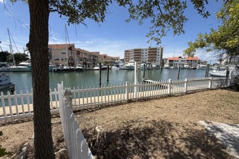 Land in Madeira Beach, Florida № 2314741 - photo 7