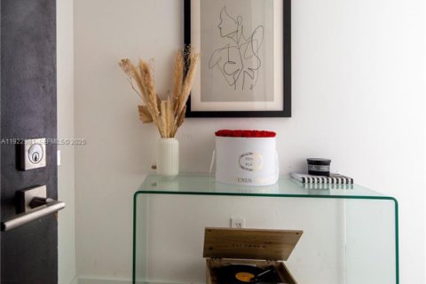 Appartement à louer à Miami, Floride: 2 chambres, 77.57 m2 № 1976891 - photo 9