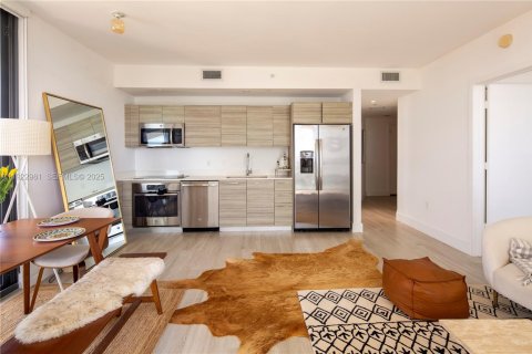 Appartement à louer à Miami, Floride: 2 chambres, 77.57 m2 № 1976891 - photo 5