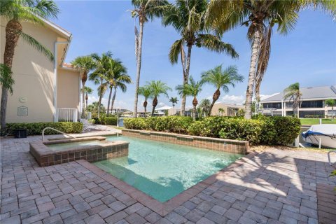 Condo in Punta Gorda, Florida, 2 bedrooms  № 1743715 - photo 9