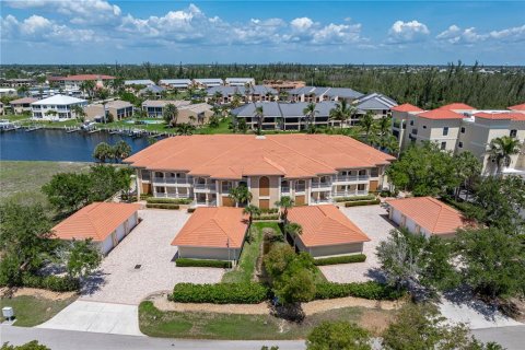 Condo in Punta Gorda, Florida, 2 bedrooms  № 1743715 - photo 1