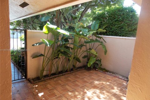 Townhouse in Miami, Florida 3 bedrooms, 175.59 sq.m. № 1960663 - photo 15