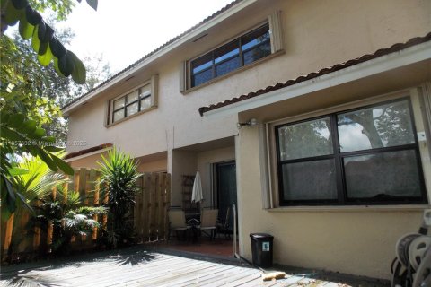 Townhouse in Miami, Florida 3 bedrooms, 175.59 sq.m. № 1960663 - photo 13