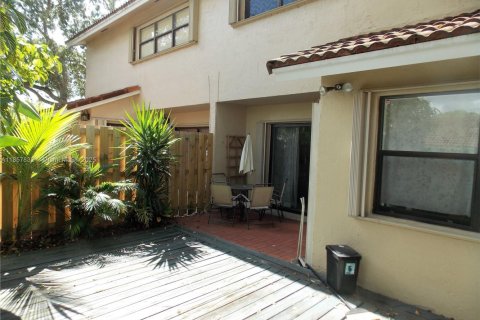 Townhouse in Miami, Florida 3 bedrooms, 175.59 sq.m. № 1960663 - photo 12