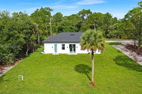 House in Lehigh Acres, Florida 3 bedrooms № 2040668 - photo 20