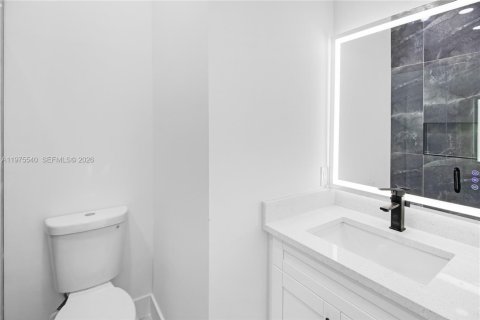 House in Lehigh Acres, Florida 3 bedrooms № 2040668 - photo 11