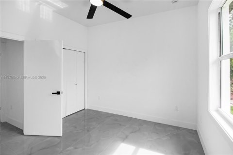 House in Lehigh Acres, Florida 3 bedrooms № 2040668 - photo 18