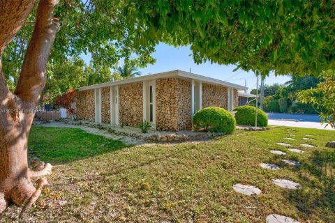 House in Key Largo, Florida 3 bedrooms, 144.56 sq.m. № 2082723 - photo 25