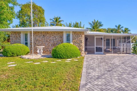 House in Key Largo, Florida 3 bedrooms, 144.56 sq.m. № 2082723 - photo 2
