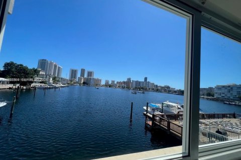 Condominio en alquiler en Hallandale Beach, Florida, 2 dormitorios, 117.06 m2 № 2044922 - foto 21