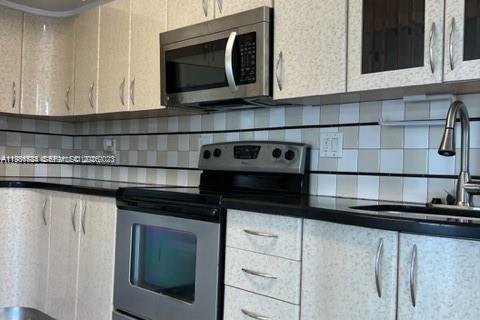 Condominio en alquiler en Hallandale Beach, Florida, 2 dormitorios, 117.06 m2 № 2044922 - foto 9