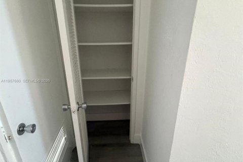 Condominio en alquiler en Sunny Isles Beach, Florida, 1 dormitorio, 92.9 m2 № 2255243 - foto 20