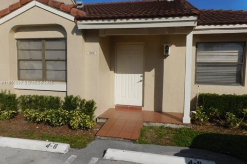 Casa en Hialeah, Florida 2 dormitorios, 86.58 m2 № 2010661