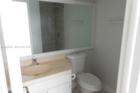 Casa en alquiler en Hialeah, Florida, 2 dormitorios, 86.58 m2 № 2010661 - foto 16