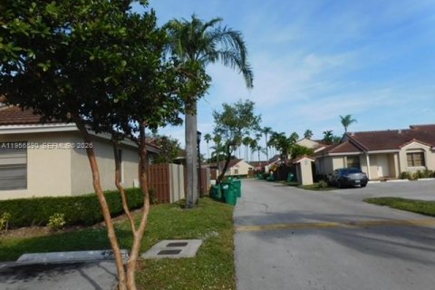 Casa en alquiler en Hialeah, Florida, 2 dormitorios, 86.58 m2 № 2010661 - foto 26
