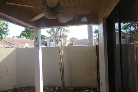 Casa en alquiler en Hialeah, Florida, 2 dormitorios, 86.58 m2 № 2010661 - foto 23