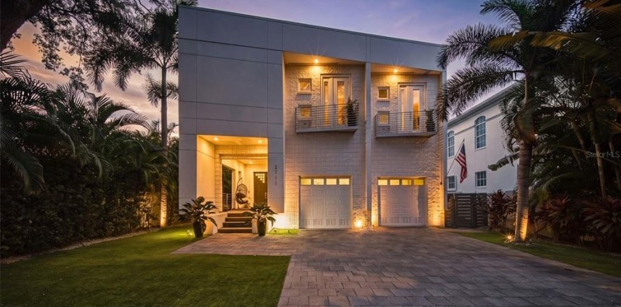 House in Tampa, Florida 6 bedrooms, 436.73 sq.m. № 2100802