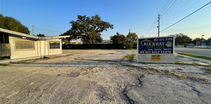 Commercial property in Wildwood, Florida 33.44 sq.m. № 1405795