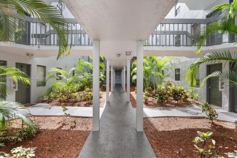 Copropriété à vendre à West Palm Beach, Floride: 1 chambre, 72 m2 № 1788569 - photo 13
