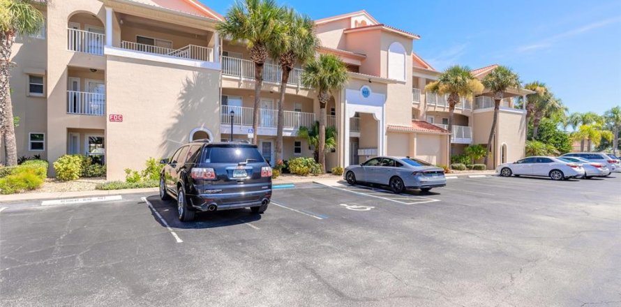 Condominio en New Smyrna Beach, Florida, 2 dormitorios № 2133185