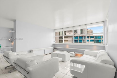 Condo in Miami, Florida, 2 bedrooms  № 2172762 - photo 4