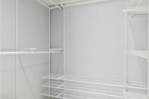 Condo in Miami, Florida, 2 bedrooms  № 2172762 - photo 23