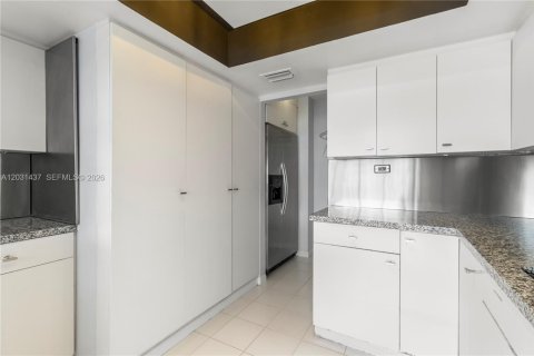 Condo in Miami, Florida, 2 bedrooms  № 2172762 - photo 11