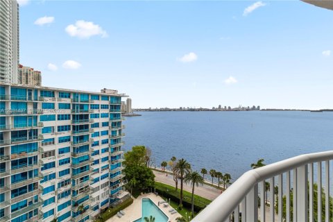 Condo in Miami, Florida, 2 bedrooms  № 2172762 - photo 3