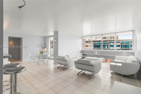 Condo in Miami, Florida, 2 bedrooms  № 2172762 - photo 8