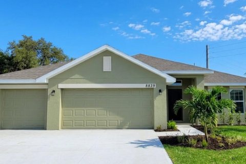 House in St. Lucie, Florida 4 bedrooms, 187.66 sq.m. № 2265820