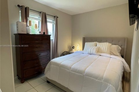 Condominio en venta en Cape Coral, Florida, 2 dormitorios, 83.61 m2 № 1945337 - foto 8