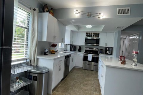 Condominio en venta en Cape Coral, Florida, 2 dormitorios, 83.61 m2 № 1945337 - foto 9