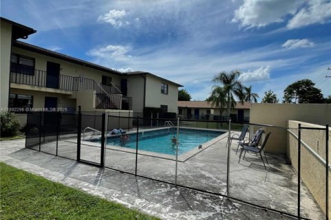 Condominio en venta en Cape Coral, Florida, 2 dormitorios, 83.61 m2 № 1945337 - foto 20