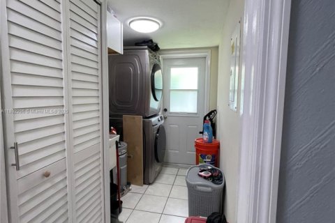 Condominio en venta en Cape Coral, Florida, 2 dormitorios, 83.61 m2 № 1945337 - foto 11