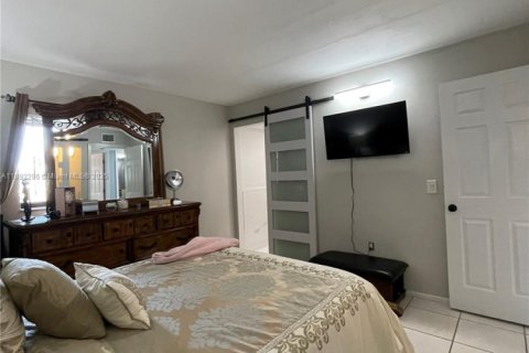 Condominio en venta en Cape Coral, Florida, 2 dormitorios, 83.61 m2 № 1945337 - foto 15