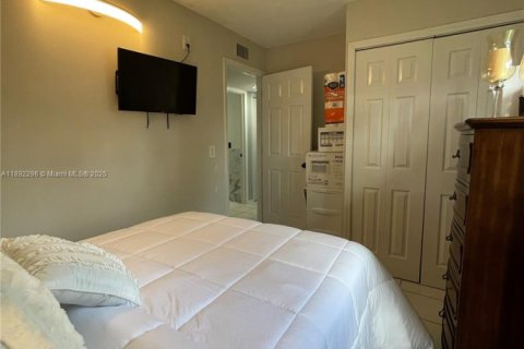Condominio en venta en Cape Coral, Florida, 2 dormitorios, 83.61 m2 № 1945337 - foto 7
