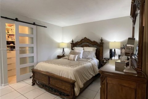 Condominio en venta en Cape Coral, Florida, 2 dormitorios, 83.61 m2 № 1945337 - foto 14