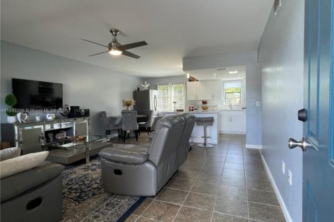 Condominio en venta en Cape Coral, Florida, 2 dormitorios, 83.61 m2 № 1945337 - foto 13
