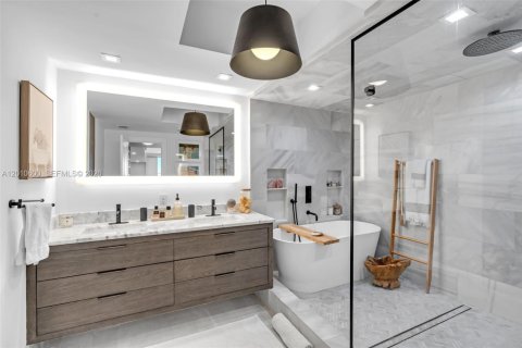 Снять в аренду кондоминиум в Майами-Бич, Флорида 2 спальни, 135.92м2, № 2073697 - фото 15