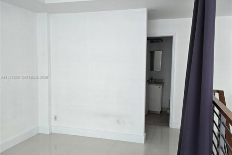 Copropriété à louer à Miami, Floride: 1 chambre, 74.51 m2 № 2003940 - photo 4
