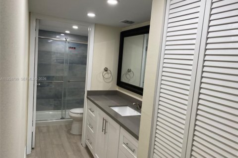 Condo in Miami, Florida, 1 bedroom  № 2017554 - photo 6