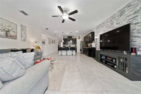 Casa en venta en Orlando, Florida, 4 dormitorios, 170.29 m2 № 1680925 - foto 12